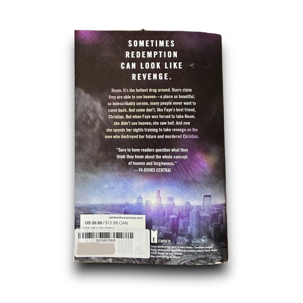 ⚡️3/$15⚡️ The Bodies We Wear [Paperback] by Jeyn Roberts - Picture 3 of 3